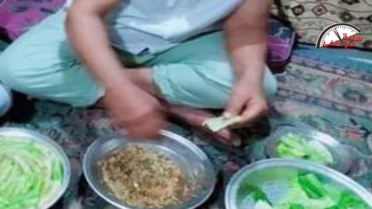 شاب يـ ـقـ ـتــ ـل والده وزوجته بمحشى الكرنب والسبب صادم !!