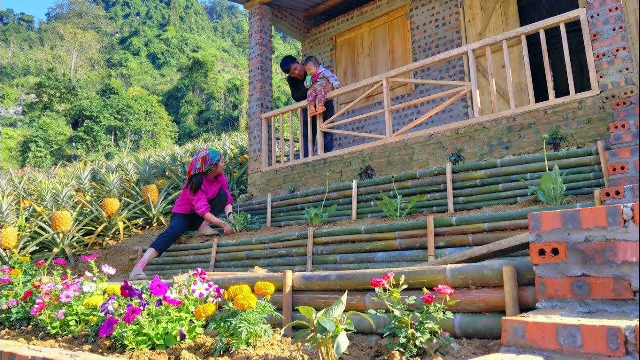 Erecting wooden railings, planting flowers: Together we build a real-life paradise.