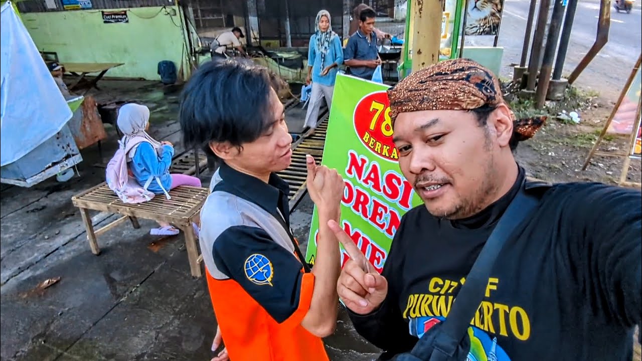 WARUNG GORENGAN ANDALAN CREW SUGENG RAHAYU, PENUMPANG JUGA IKUT BELI!