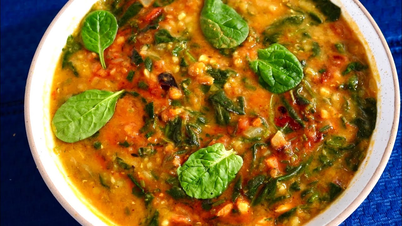 GARLIC SPINACH RED LENTIL CURRY(EASY & DELICIOUS) | Dal Palak Recipe | पालक दाल