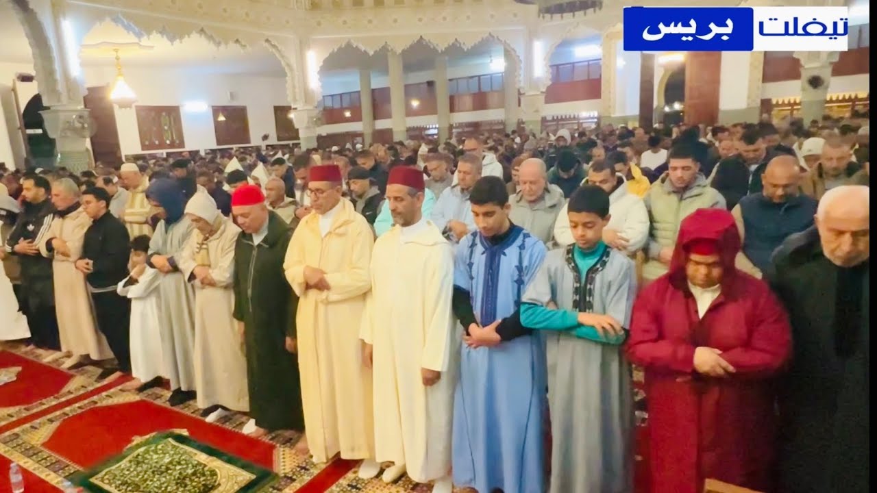 صلاة التراويح ليلة القدر بمسجد الحسن الأول بمدينة الخميسات بحضور عامل الإقليم