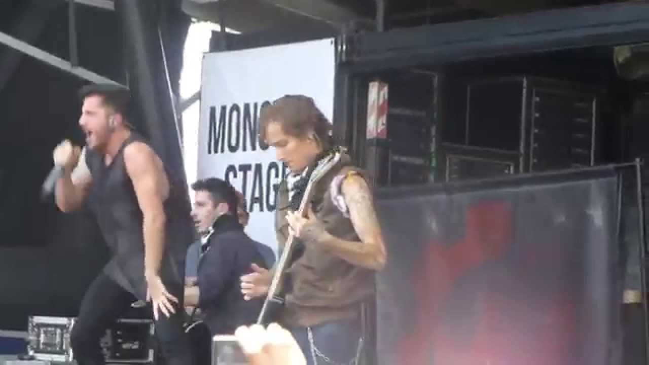 Crown the Empire - MNSTR ( New Song ) - Live 6-14-14 Vans Warped Tour 2014