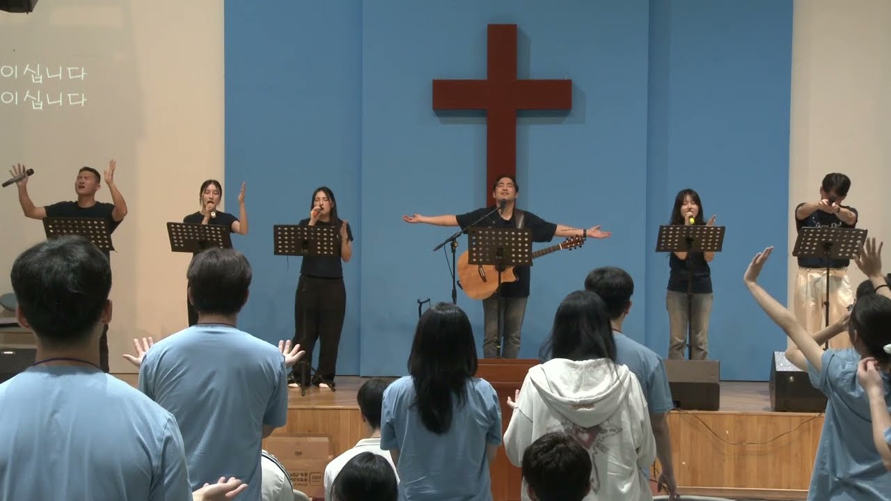 이 땅 위에 오신 + 주님만이 왕이십니다