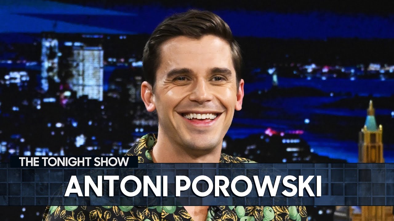 Antoni Porowski Reads Some 