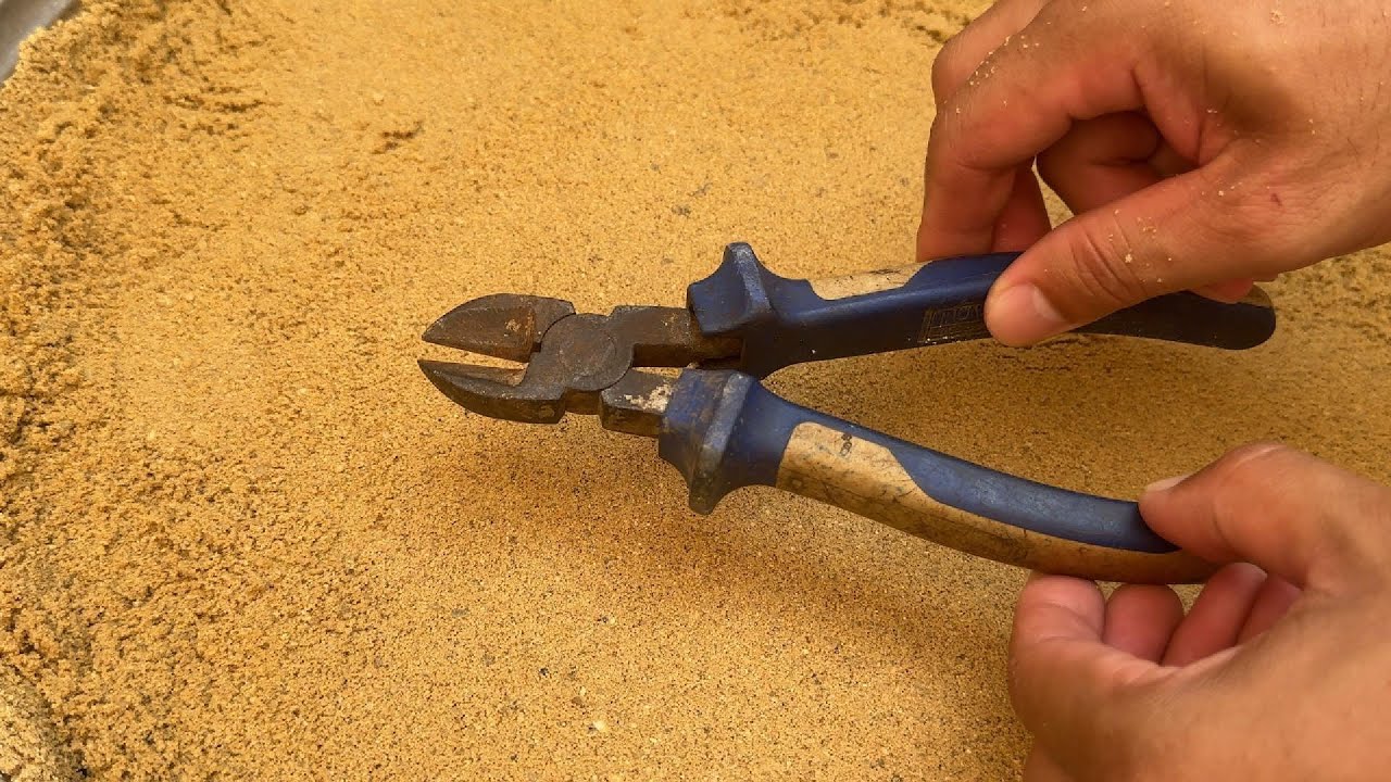 Unique Casting Aluminum Combination Pliers from Scrap 