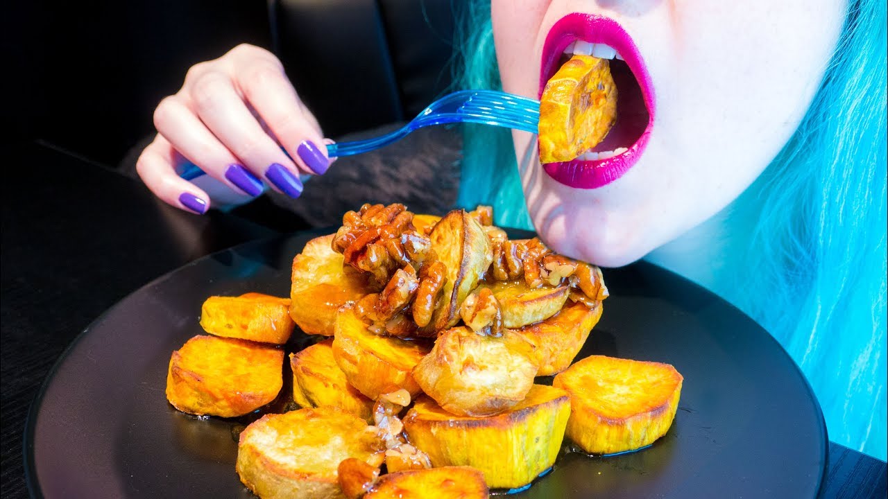 ASMR: Gooey Sweet Potatoes & Crunchy Pecans | Thanksgiving Dessert~Relaxing Eating [No Talking|V]😻