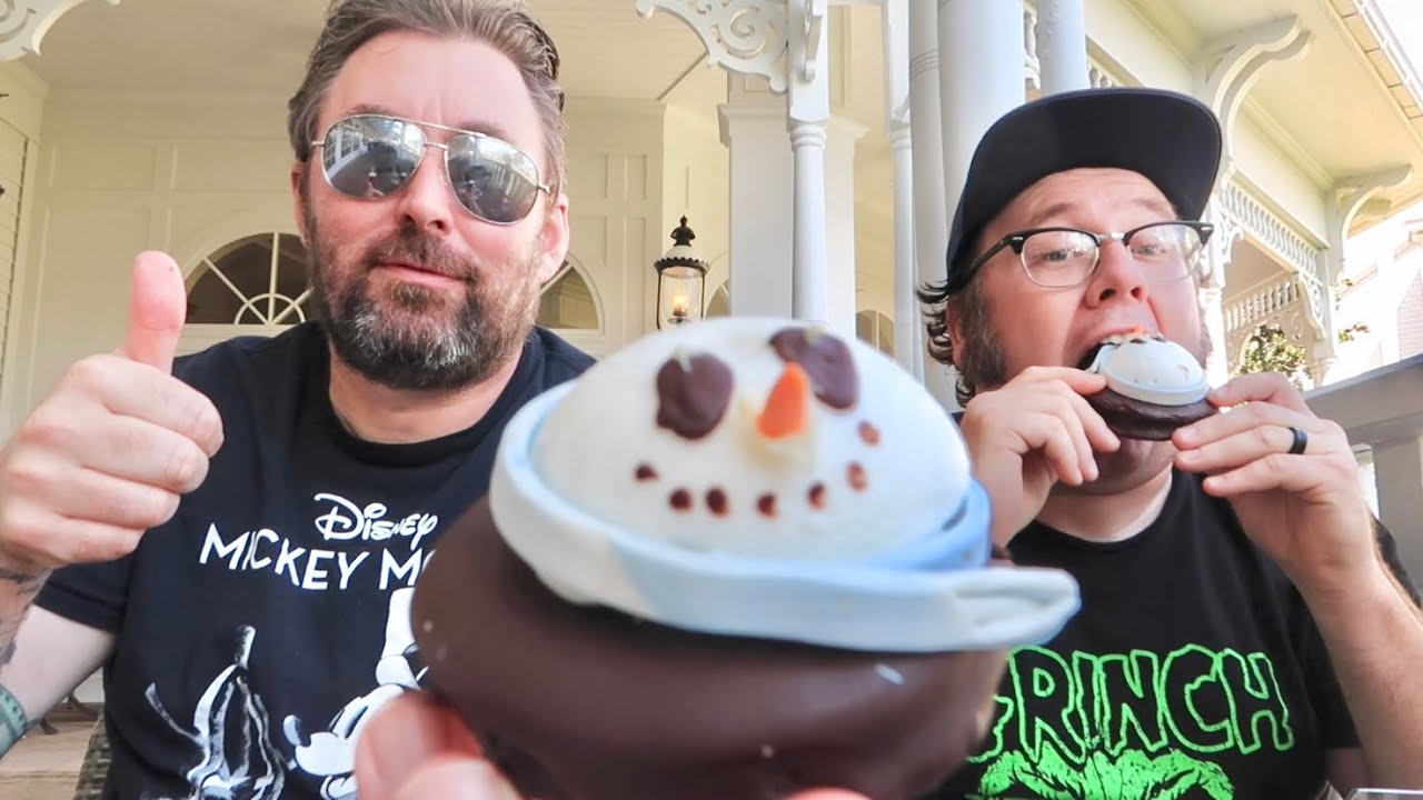 Disney World Holiday Monorail Crawl - Grand Flo Gingerbread House / Steakhouse 71 & Christmas Treats
