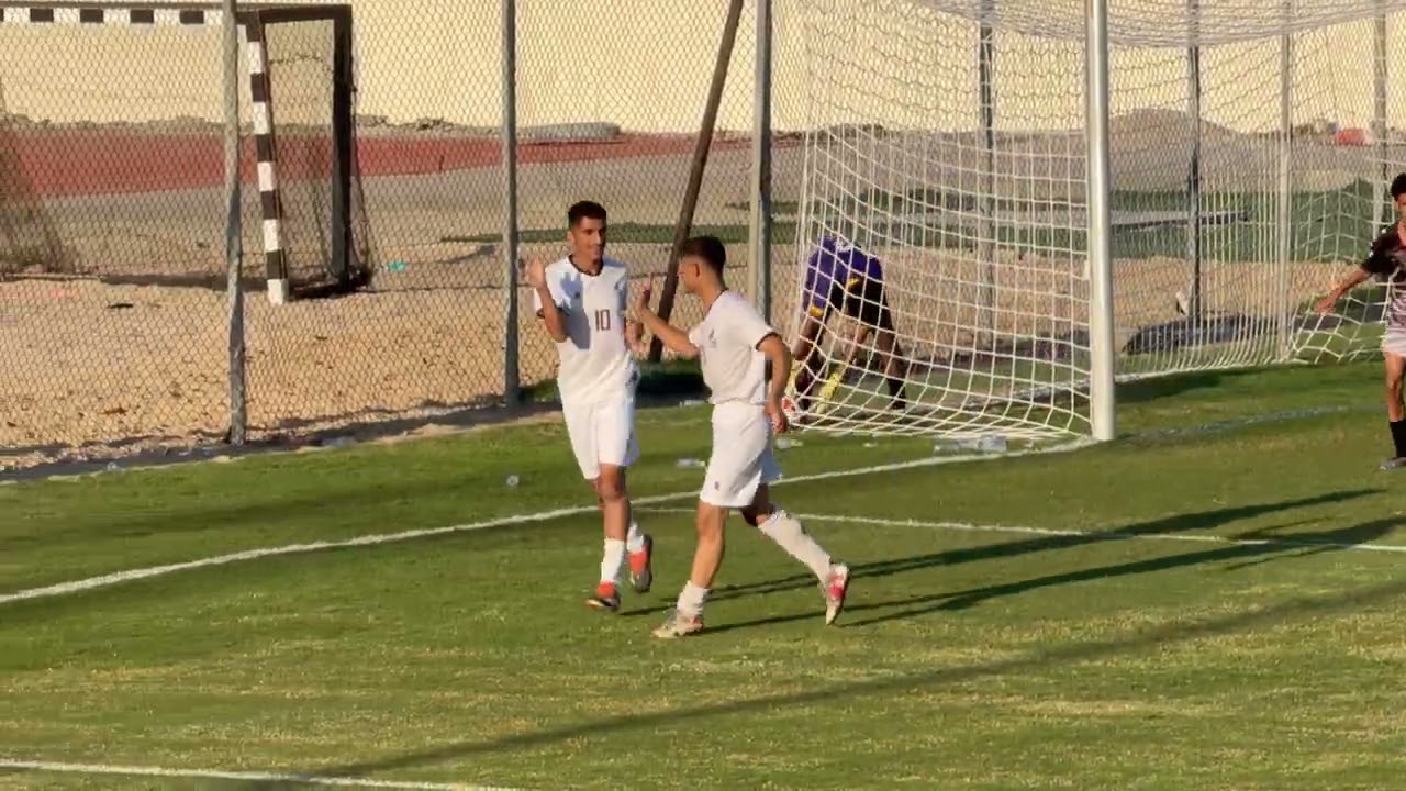 النور والثقبه