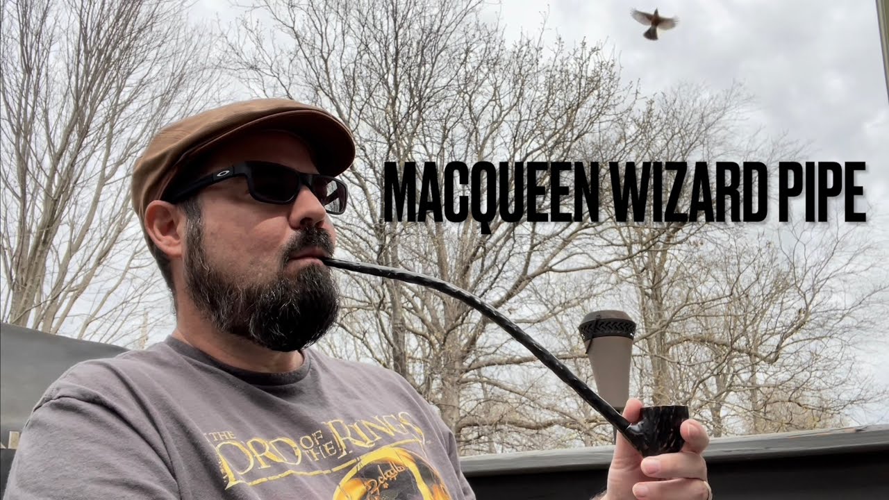 PIPE STORY | MacQueen Wizard - Briar with Necromancer Finish & Stand