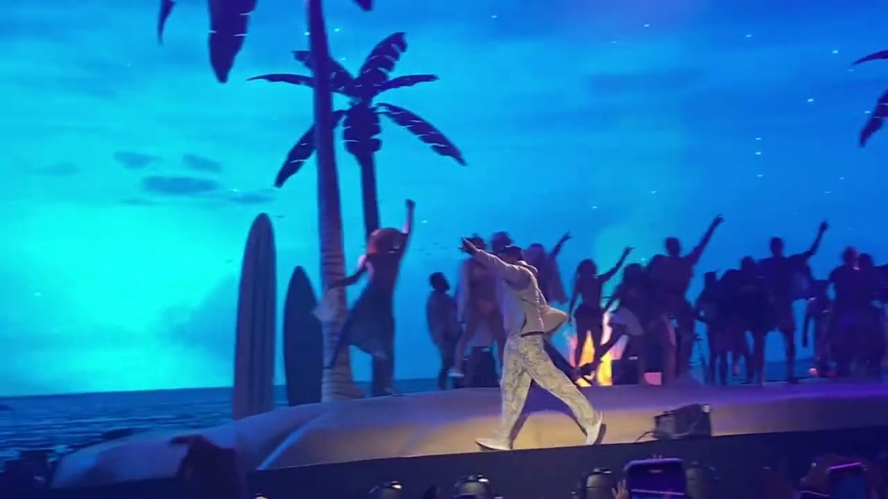 Después de la playa BAD BUNNY 🐰🌴❤️ en concierto PERÚ 2022