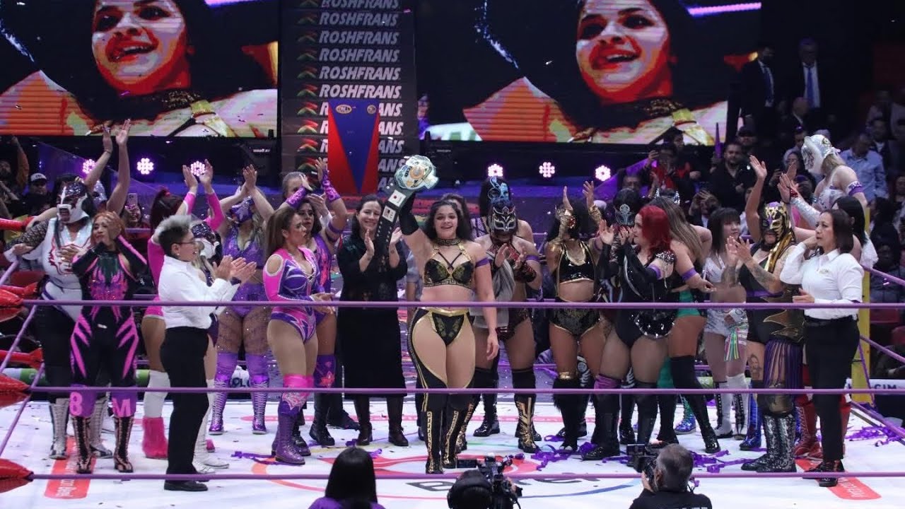 Todo el elenco del CMLL, AEW y Stardom que participaron en Noche de Amazonas festeja con Persephone