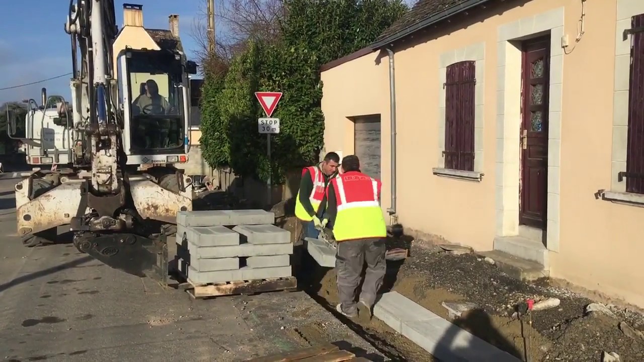 Bordure beton posse trottoir