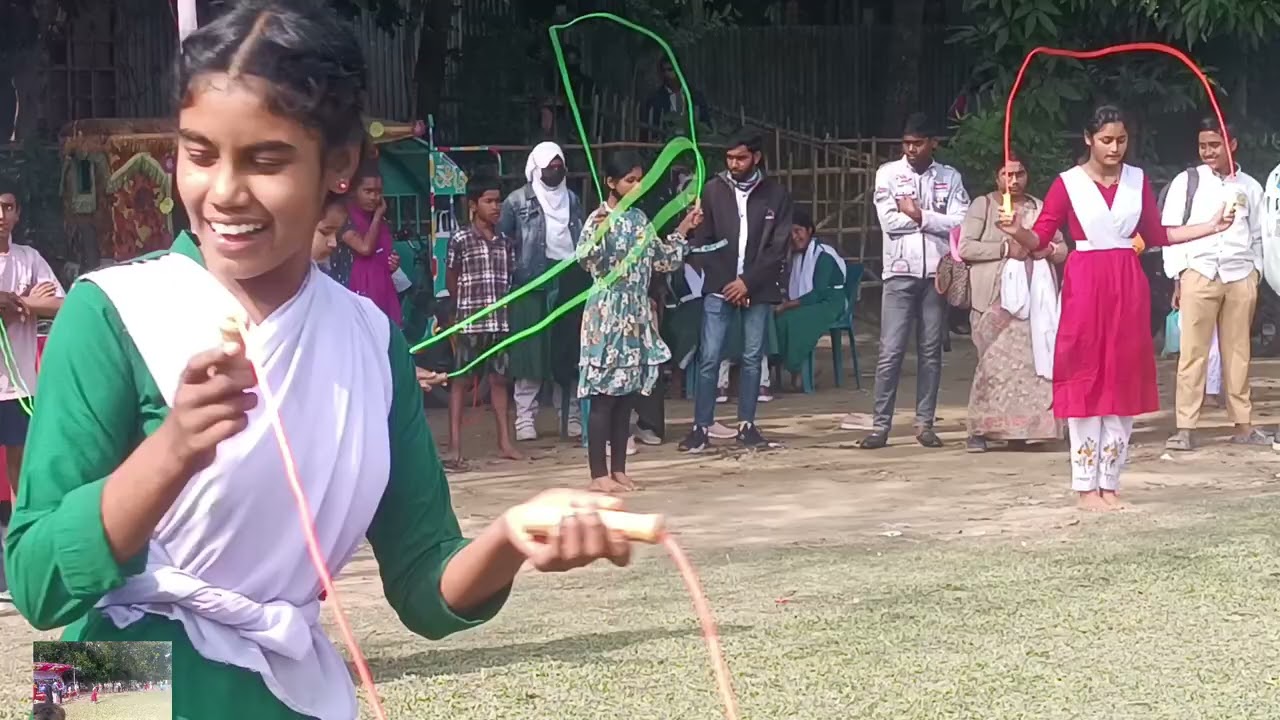দড়ি খেলার প্রতিযোগিতা। 