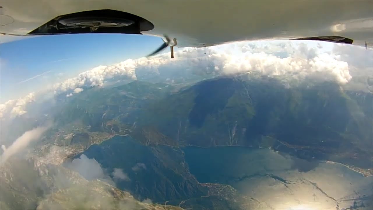 Stream   TL-Ultralight   HD 1080p. volo tra le nuvole