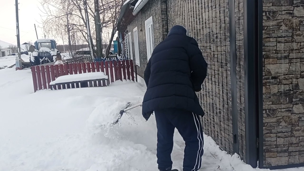 Чистим снег Т25.