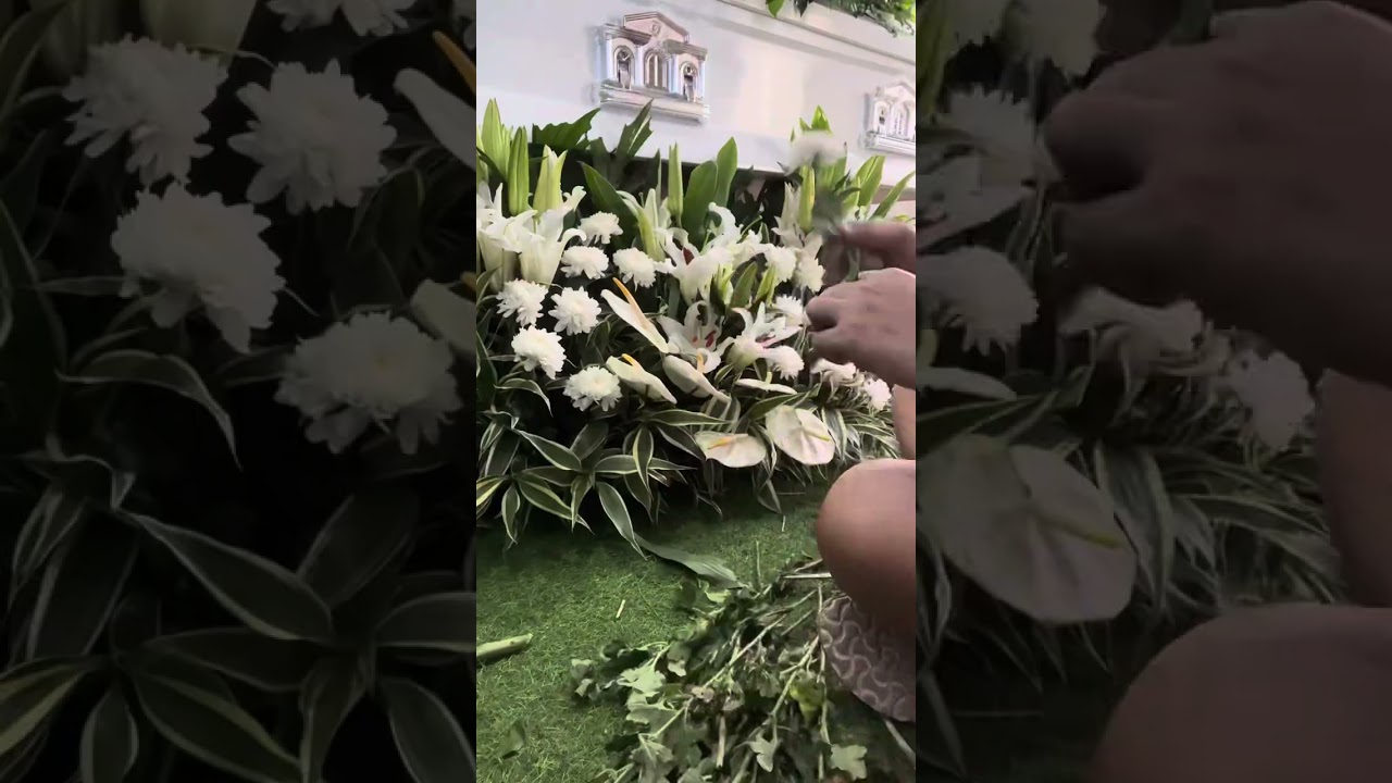 Burial flower arrangement #sympathyflowers #burial #flowerarrangementideas #florist #dangwa