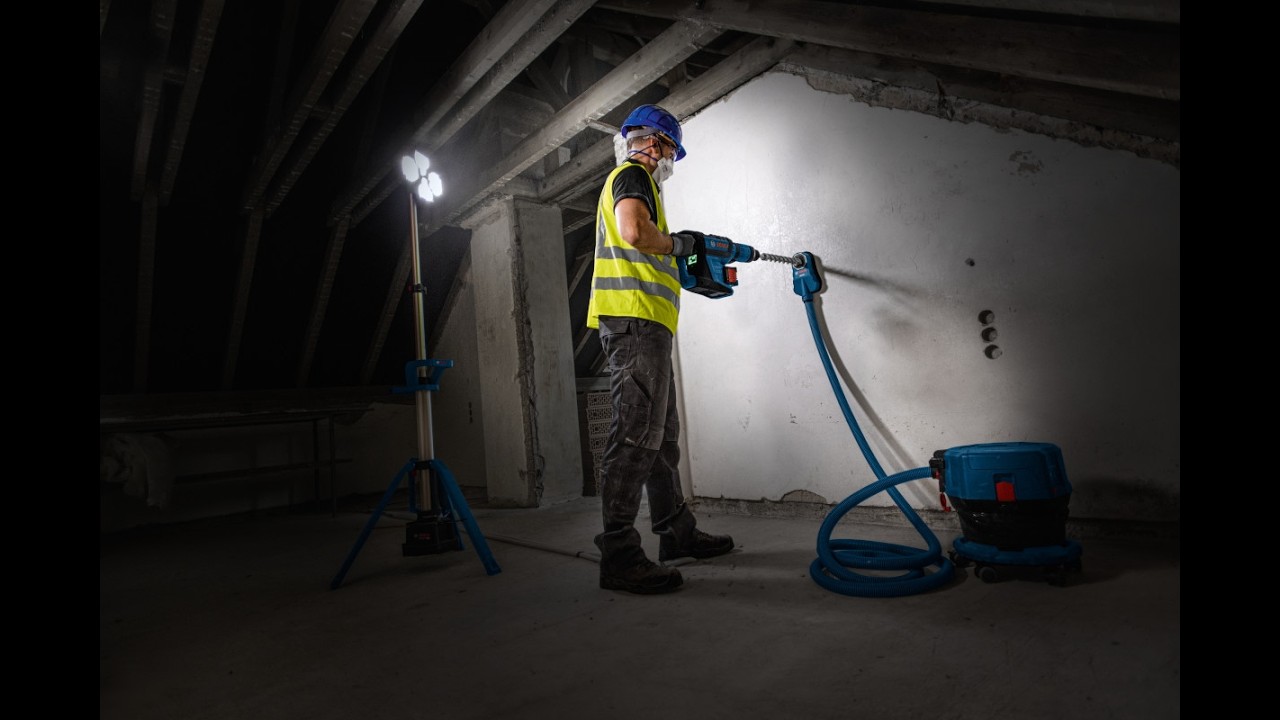 Akumulatorowa lampa robocza na statywie GLT 18V-5000 BOSCH