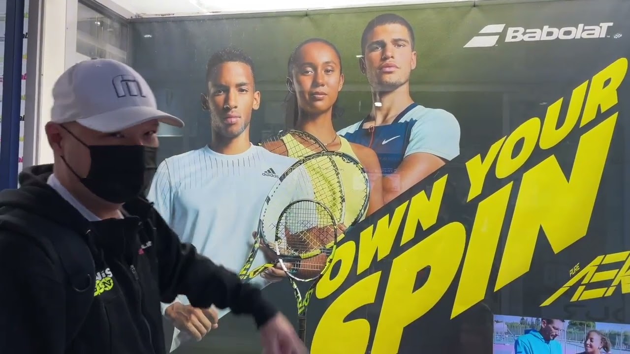 WINDSOR RACKET SHOP SHIBUYA JAPAN - BIGGEST TENNIS SHOP I HAVE EVER SEEN!  WILL I FIND A REGNA 98?