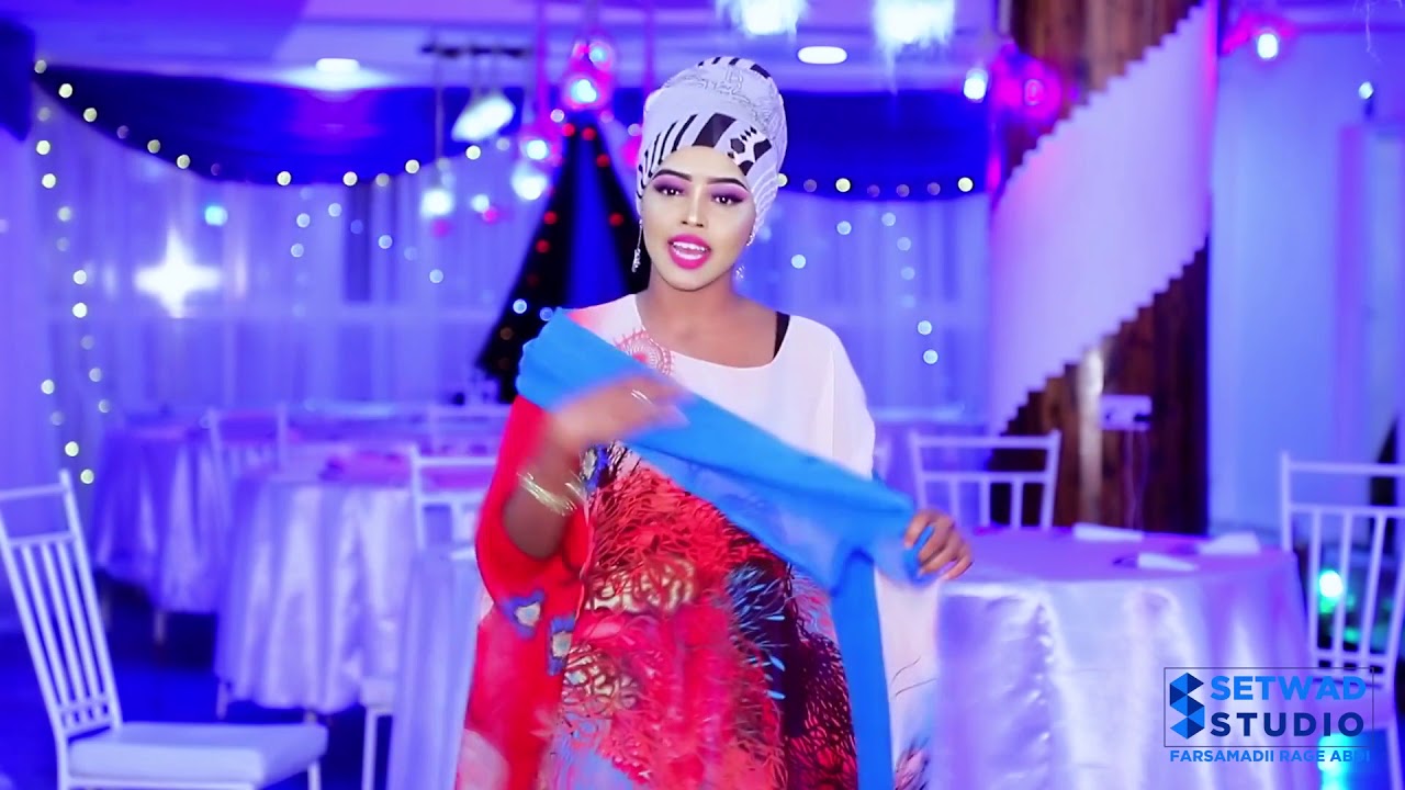 Qaali Ladan heestii Wuu i Daadaheeyaa Official Video 2019