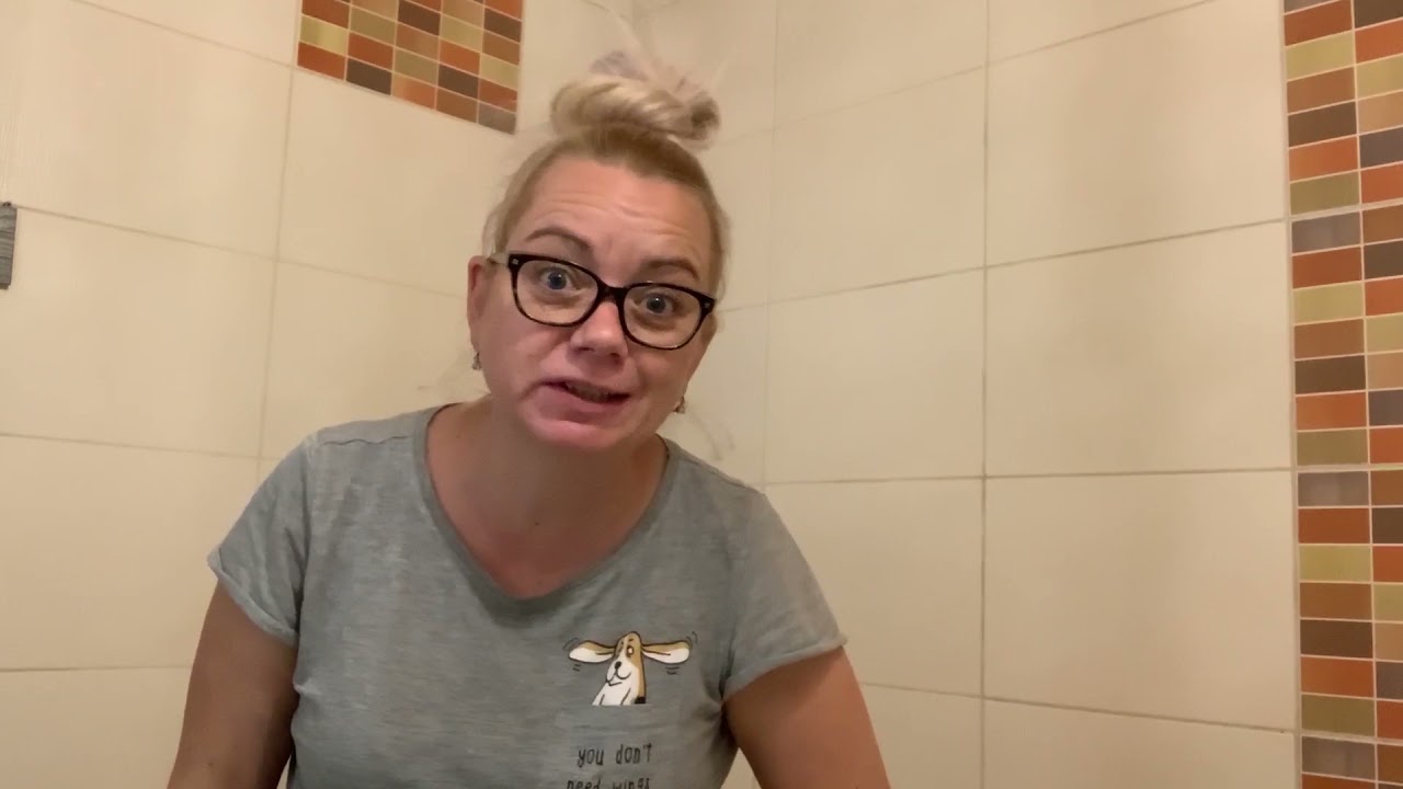 Kuidas eemaldada hallitust vannitoas (How to remove mold from bathroom) DIY