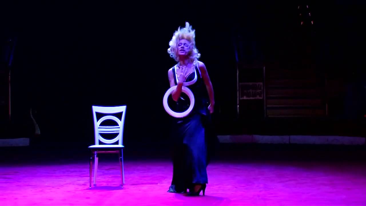 Rings juggling act by Galina 1232 / www.maximaaa.com
