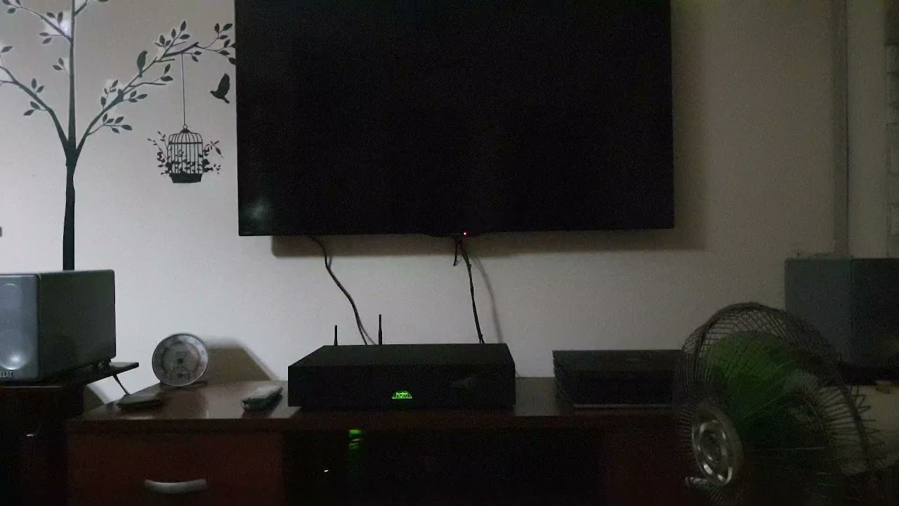Superuniti & Elac 305