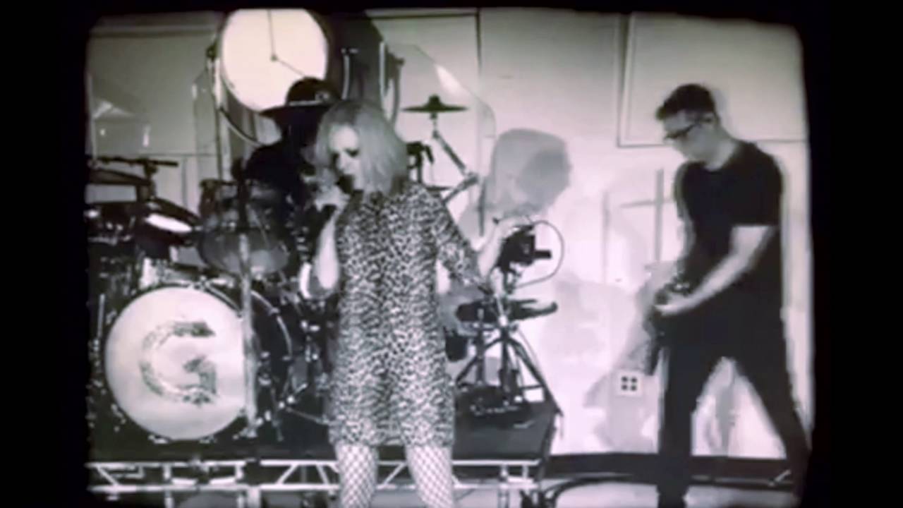 Garbage - Empty (Live at East West Studios)
