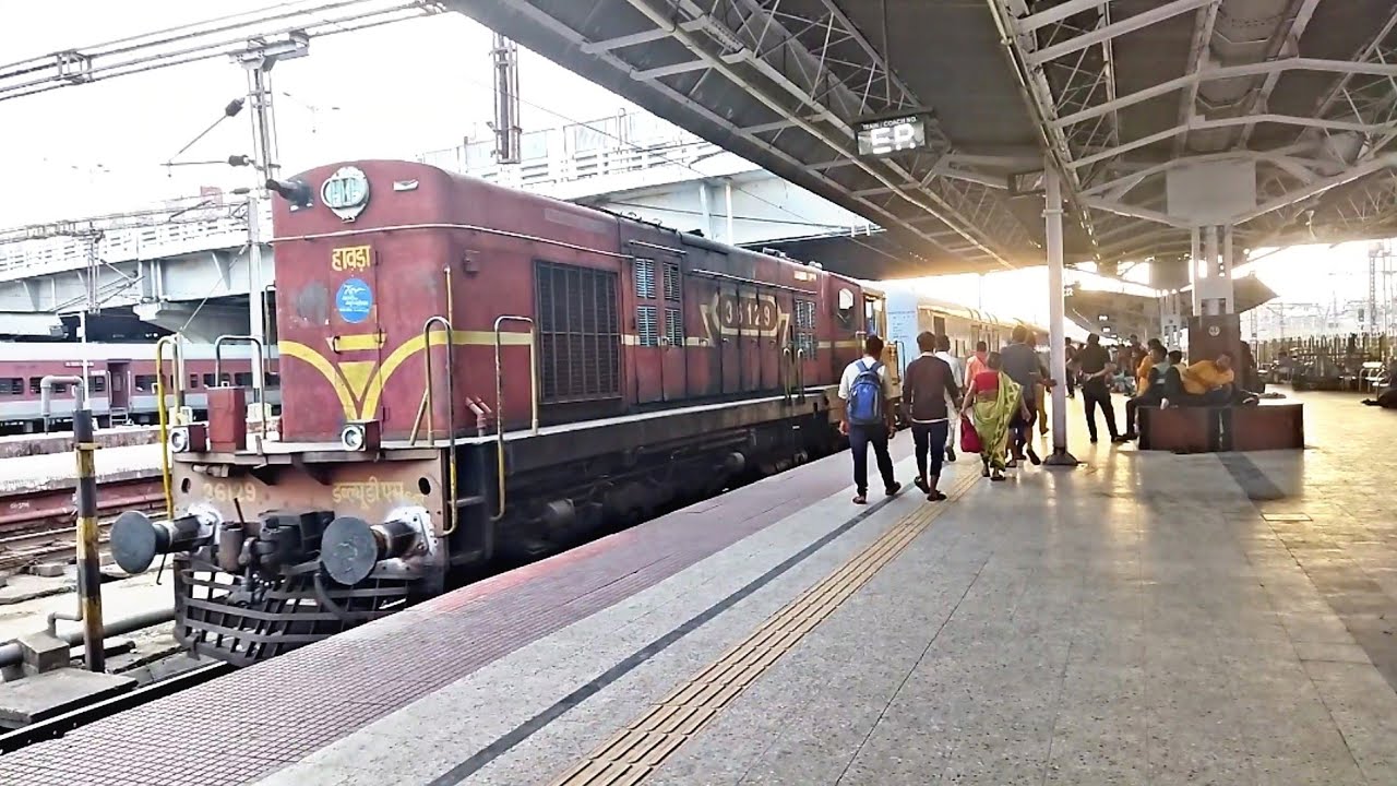 Howrah Indore Shipra Express. Shunting Video. Indian Railways. West Bengal.