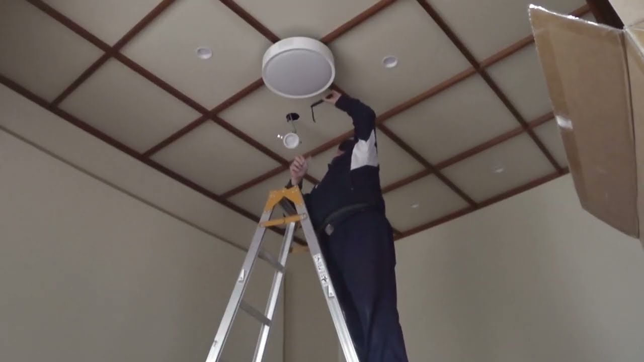 アトム電器　能生店　シーリングプロジェクターを取り付けてみた！