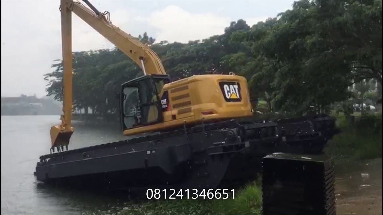 pengerukan danau forder dam dengan ULTRATREX AX 330 ERP   CAT 320 GC long arm