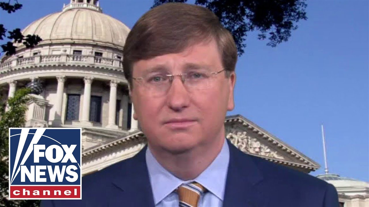 Mississippi gov discusses removing confederate symbol from state flag