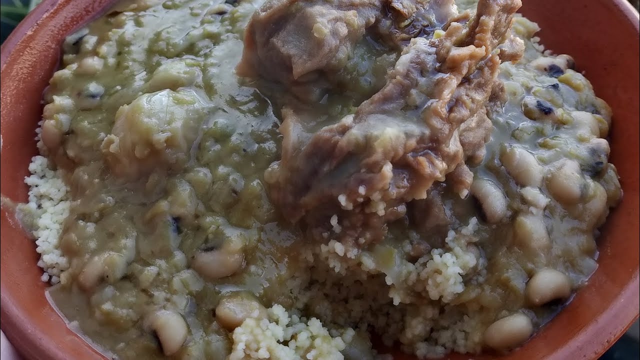 Couscous kabyle. Aski taherirth. Avisar