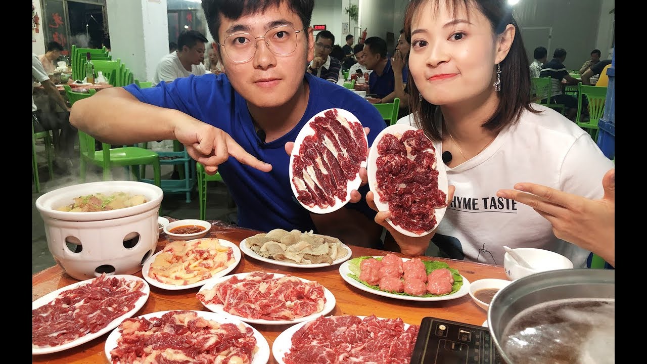 【盗月社】在潮汕吃牛肉火锅，一口气点了牛的9个部位，肉厚味鲜，有的根本没吃过！还第一次见到了会跳动的牛肉～【DaoYueShe Official Channel】