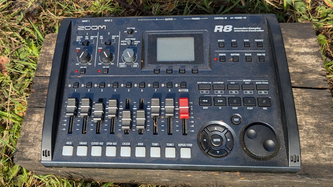 Building a Tune with Zoom R8