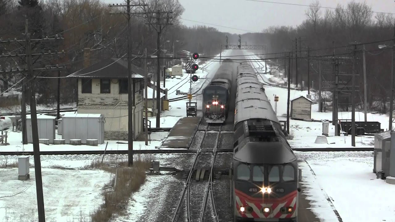 Metra and Amtrak race to Rondout!