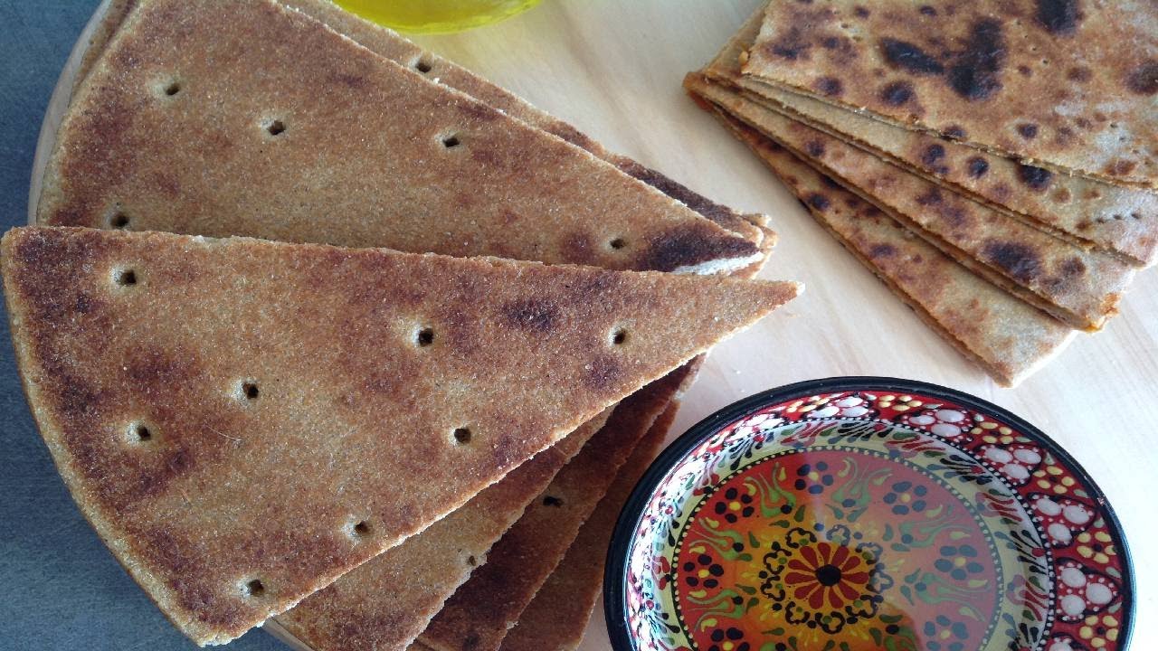 Aghroum ghirdhen (galette à la semoule de blé complet)en francais(recette algerienne)