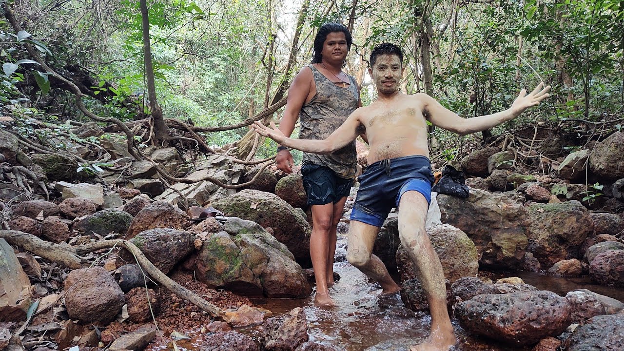 Sweet Lake Ghumne Gaye Aaj 😍( Arambo Goa ) Mud Bath Bhi kiya 🤣