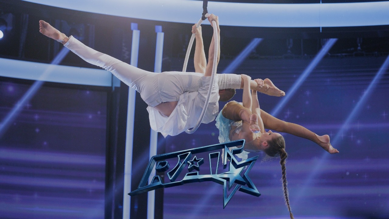 Duo Elmaks, spectacol demn de Cirque du Soleil | Românii Au Talent S16