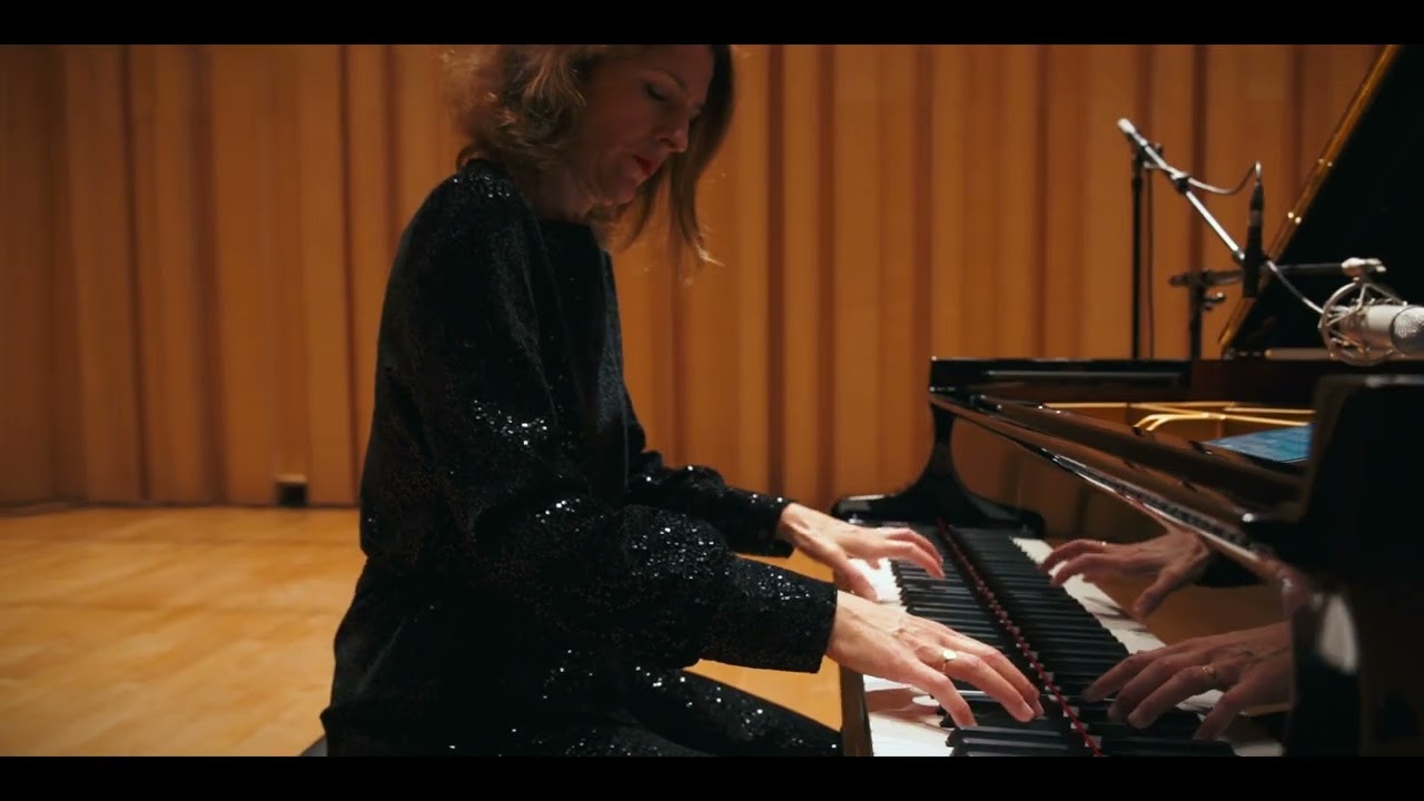 Vanessa Wagner - Dead Things [Philip Glass, arranged by Nico Muhly]