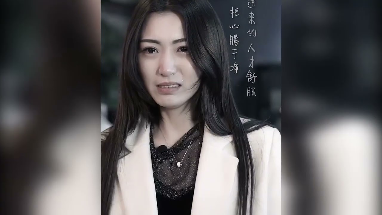 结婚前一天新娘竟然和前任在一起，婚礼现场被曝光，太解气了