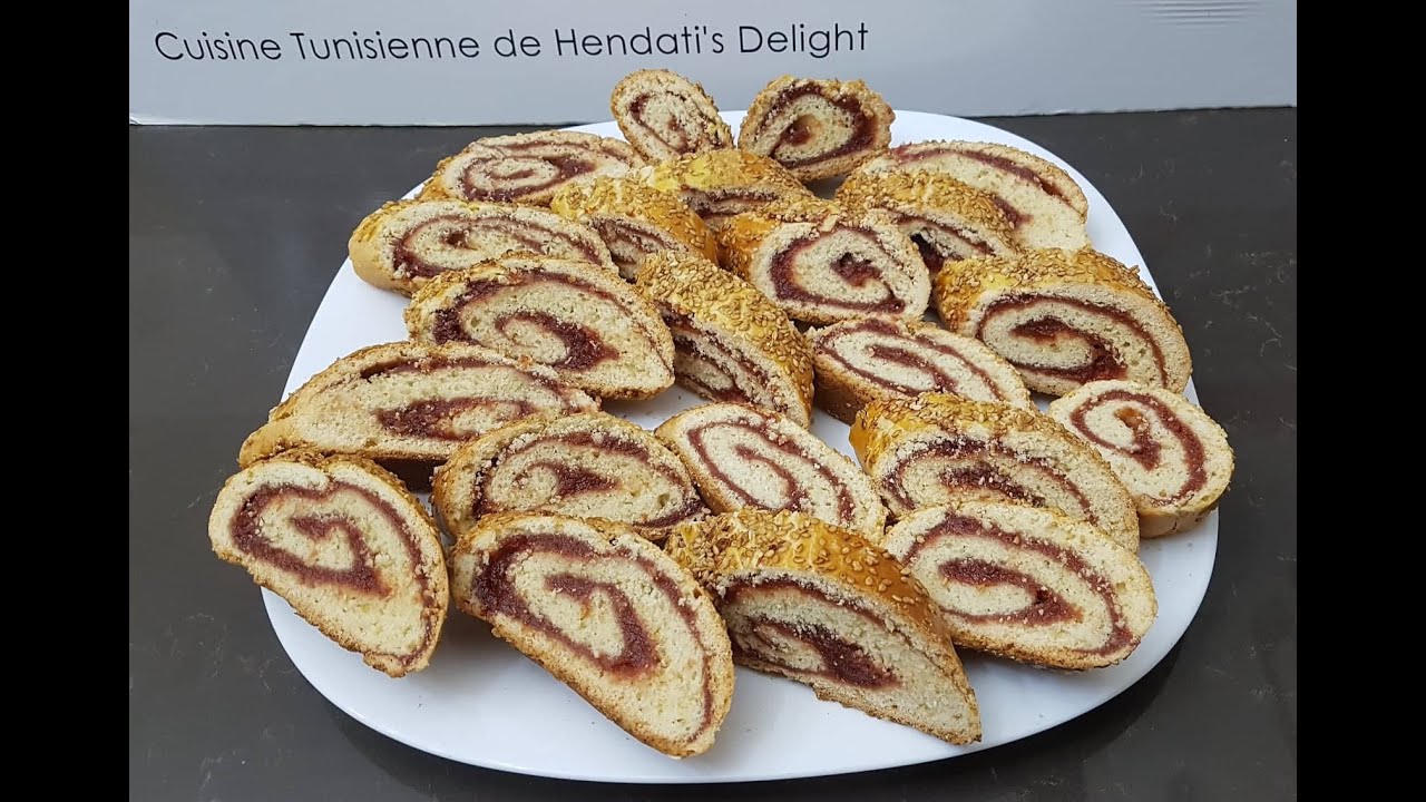 Biscuit roul&eacute; &agrave; la confiture de coing  recette facile &agrave; pr&eacute;parer بيسكوي رولي بمربّى(معجون) السفرجل