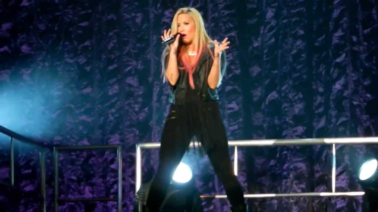Demi Lovato - All Night Long Live Bank Of America Pavilion Boston HD