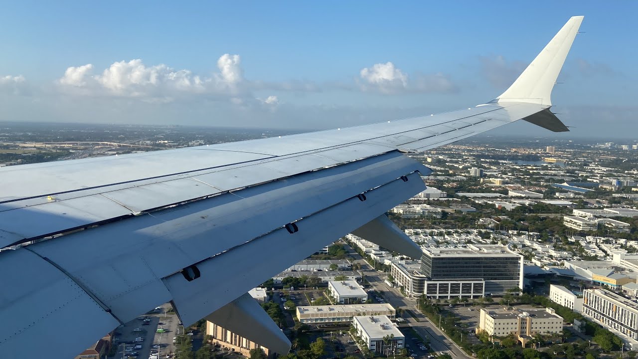 American Airlines Boeing 737 MAX 8 Landing in Miami (MIA) 