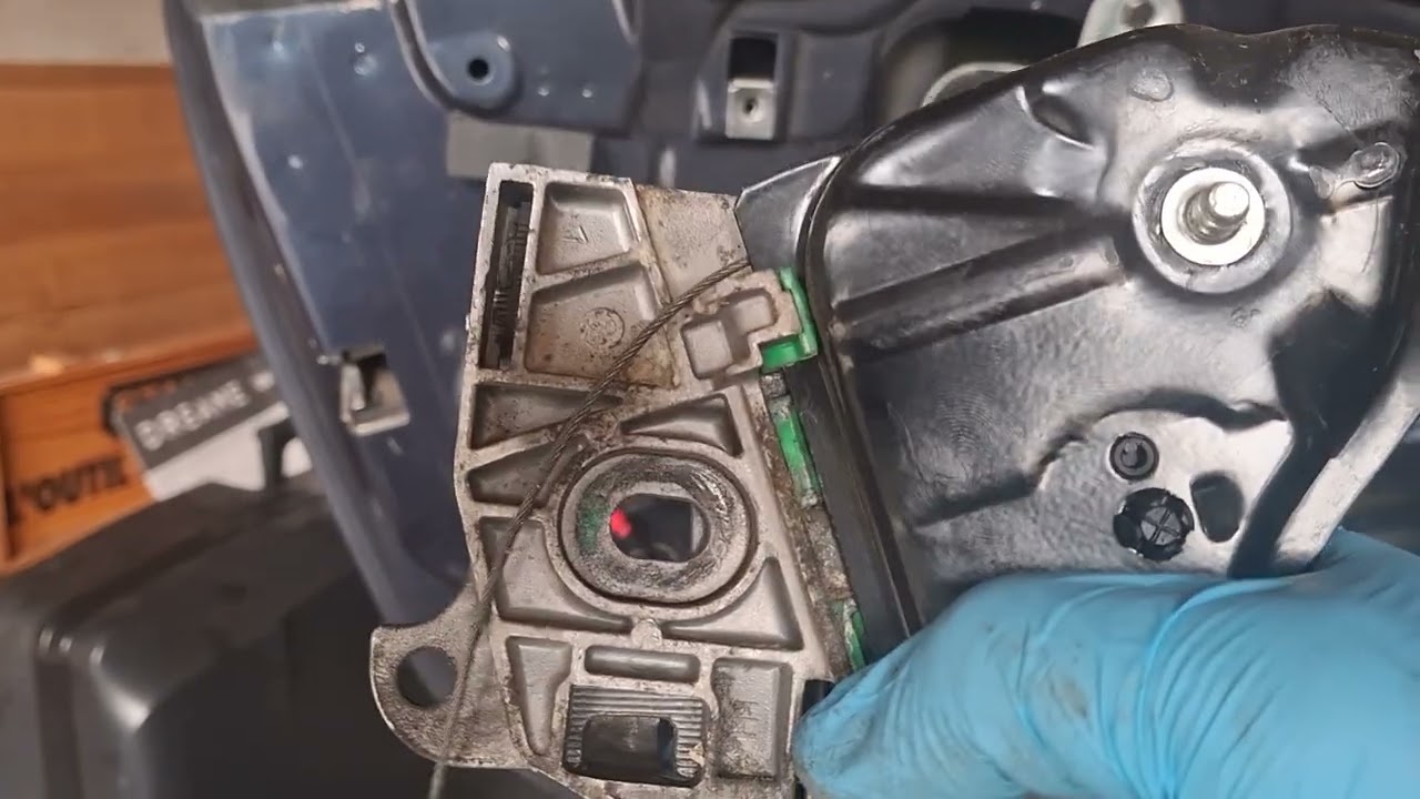Réglage de la vitre BMW Z4 E85 et E86 (partie 2)