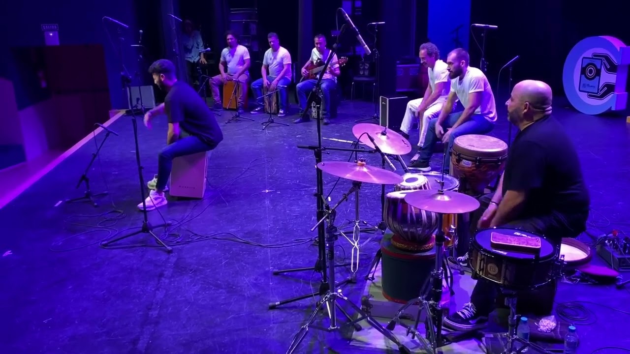 Carlos Leal durante el Cajonea 2022 - @abuenopercusion