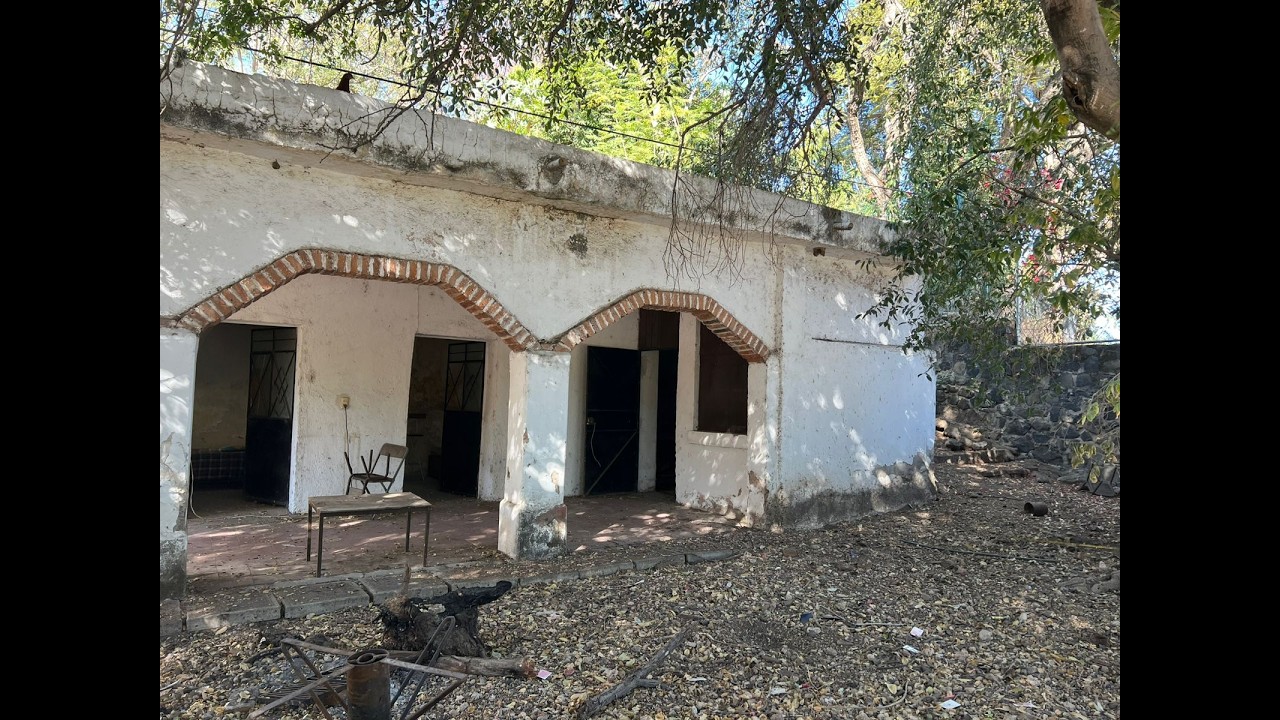 CASA DE CAMPO CON AMPLIO TERRENO EN ACATLAN DE JUAREZ, JAL.