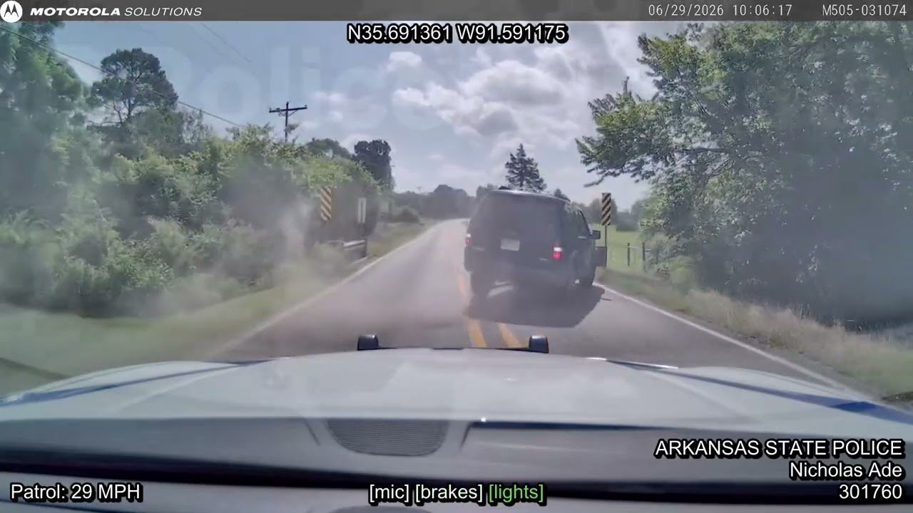 Arkansas State Police vs. Ford Explorer - Wanted driver hit w/ multiple PIT Maneuvers during PURSUIT