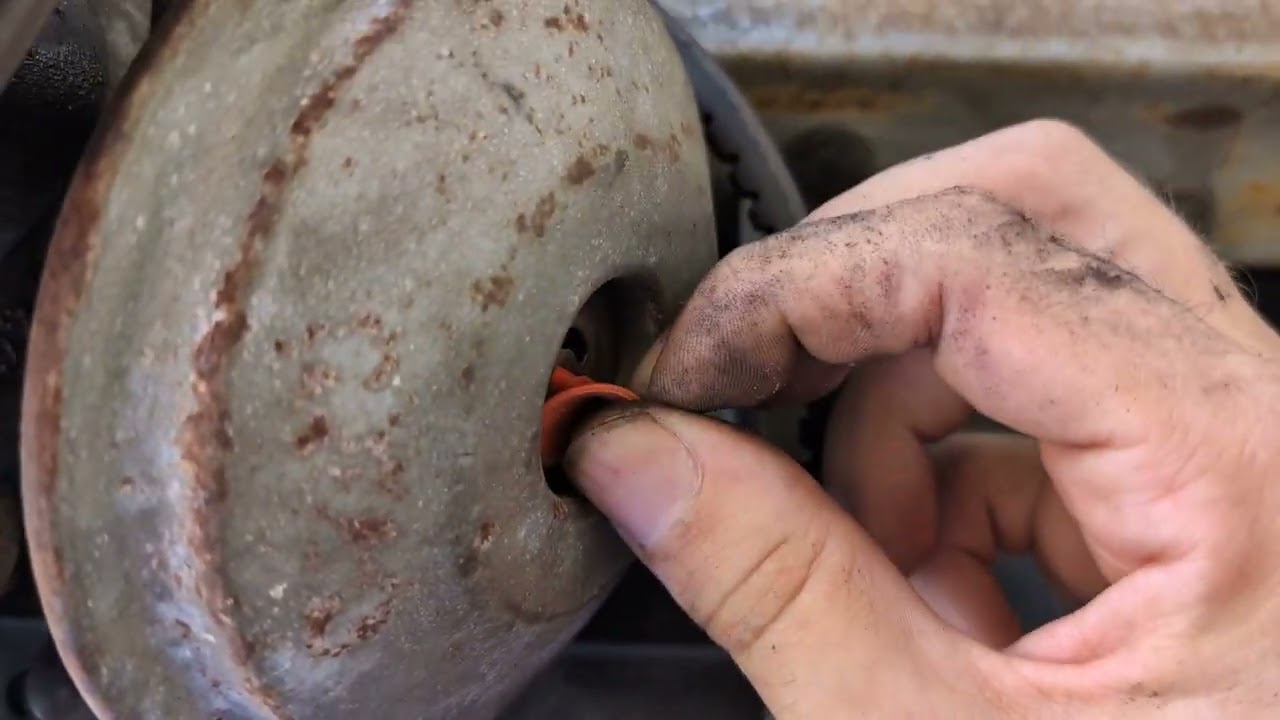Hard Brake Pedal Troubleshooting and Repair 1989 Ford F-350 7.3L Diesel (Vacuum Pump Failure)