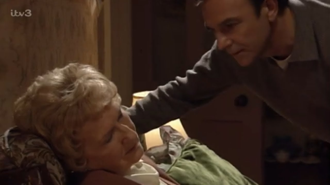 Coronation Street - Richard Hillman attempts to Kill Emily Bishop (Christmas 2002)