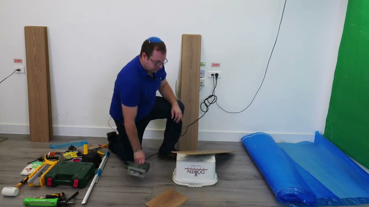 יצירת דירוג והתחלת התקנת פרקט למינציה